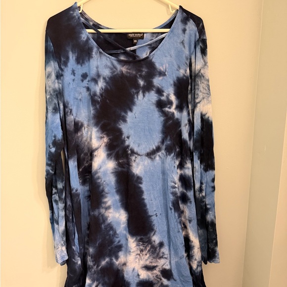 Tie-Dye Long Sleeve dress - Picture 2 of 4